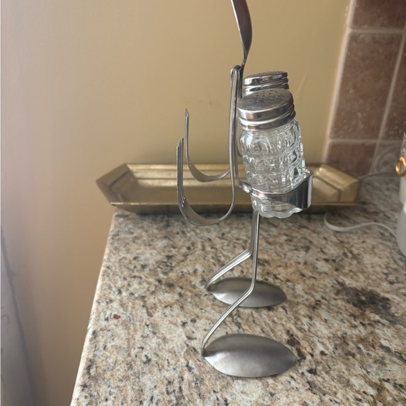 Unique artisan salt & pepper shaker napkin holder hand crafted from silverware - Picture 8 of 8